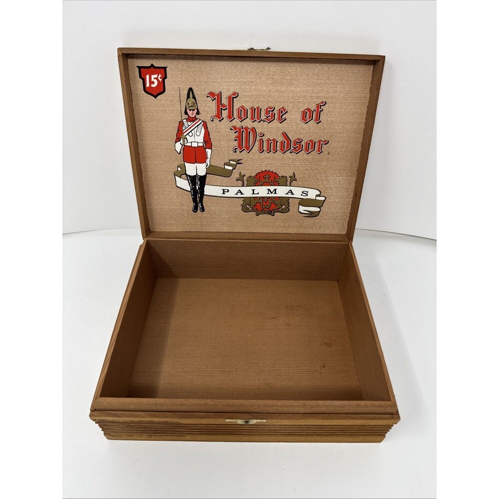 Vintage House of Windsor, Cedar Wood Cigar Box 1950’s 15 cents latched